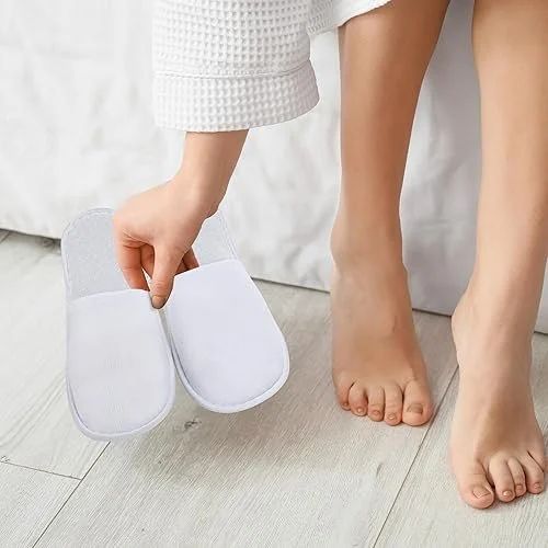 Bulk slipper packaging — polybag and master carton